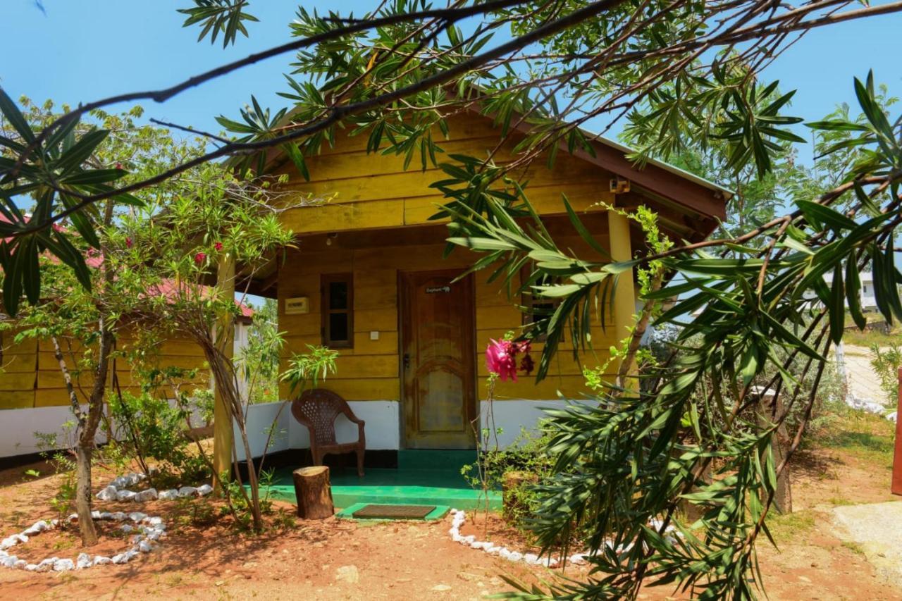 Sunntop Cabana Trincomalee Buitenkant foto